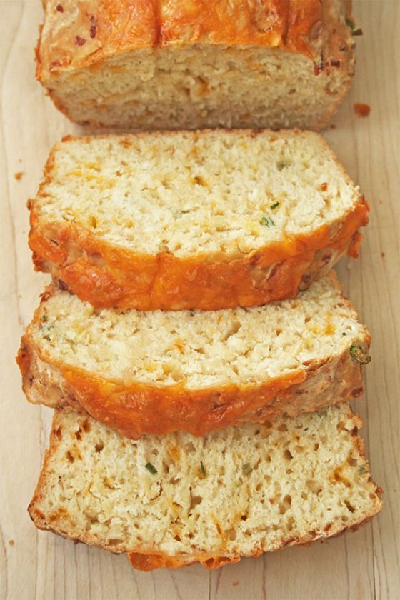 cheesy_beer_quick_bread_6–I am sticking this here despite the beer lol! If it i