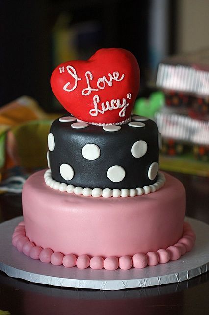 I Love Lucy Cake. Love this!  How bout an I Love Lucy marathon party??  How fun