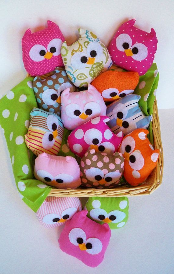 Make these out of fleece and fill with rice = hand warmers… or boo-boo ices :)