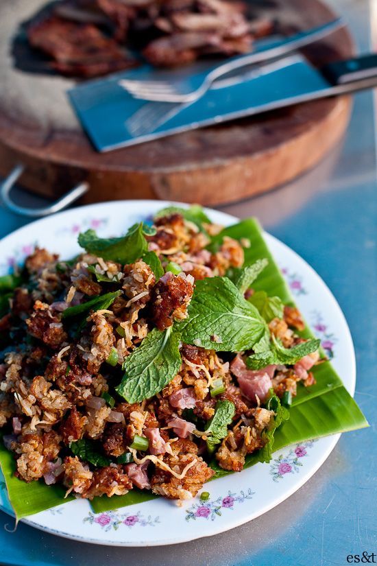 Nhem Khao, Laotian crisp rice salad lovee this dish with lettuce and rice – my F