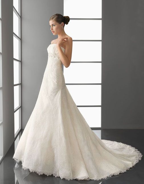 Strapless princess A-line lace bridal gown: Too much? no lace?