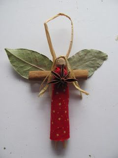 This unique angel craft is a beautiful and rustic handmade ornament idea. Decora