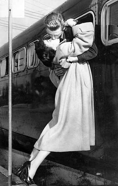 Vintage photography, Romantic Reunion (what you want to bet the train was still
