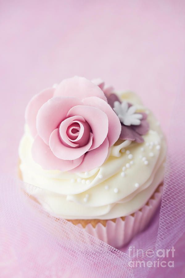 wedding cupcake.  #weddingcupcake #pinkwedding #purplewedding #cupcake #modernwe