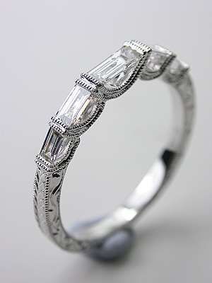 estata vintage white gold wedding bands whith baget dimonds | Wedding Band with