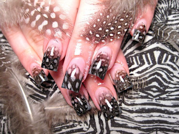 feather in black. #nails