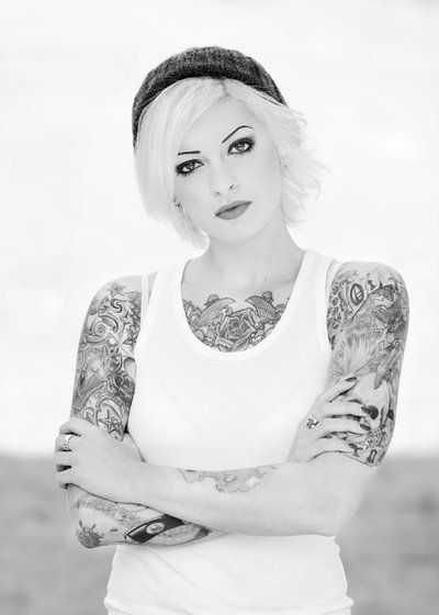 I have always admired a beautiful woman with beautiful art tattooed on her body.