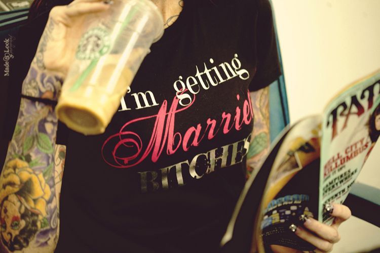 Im getting married bitches T-Shirt