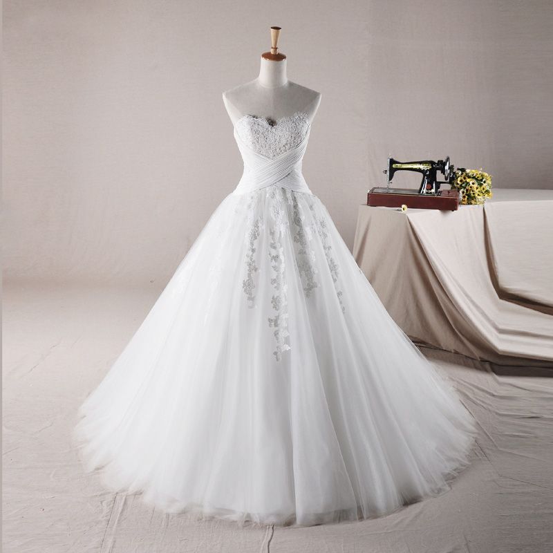 Sweetheart Ball Gown Tulle wedding dress