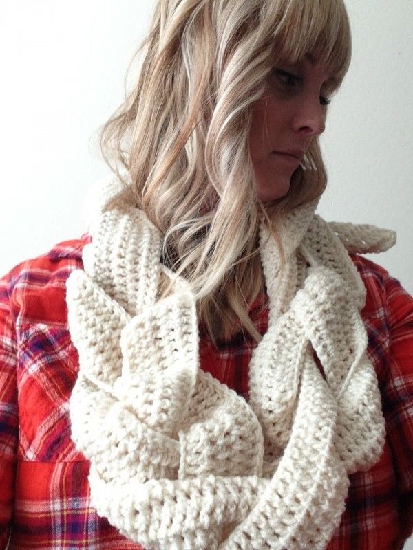 10 Examples of Crochet Scarves From Pinterest