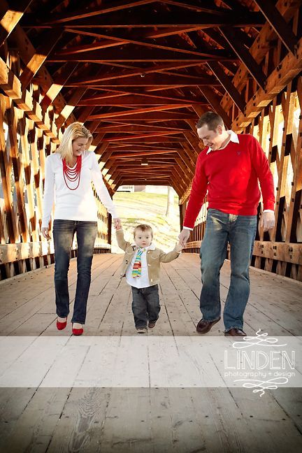 Holiday Photo | Christmas Photography | Family Holiday Portrait | Linden Photogr