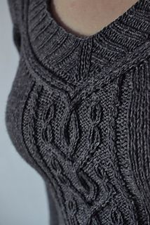 Moyen Age knit sweater pattern by Hanna Maciejewska