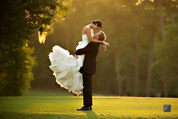 Unique Wedding Photos – Creative Wedding Pictures | Wedding Planning, Ideas  Eti