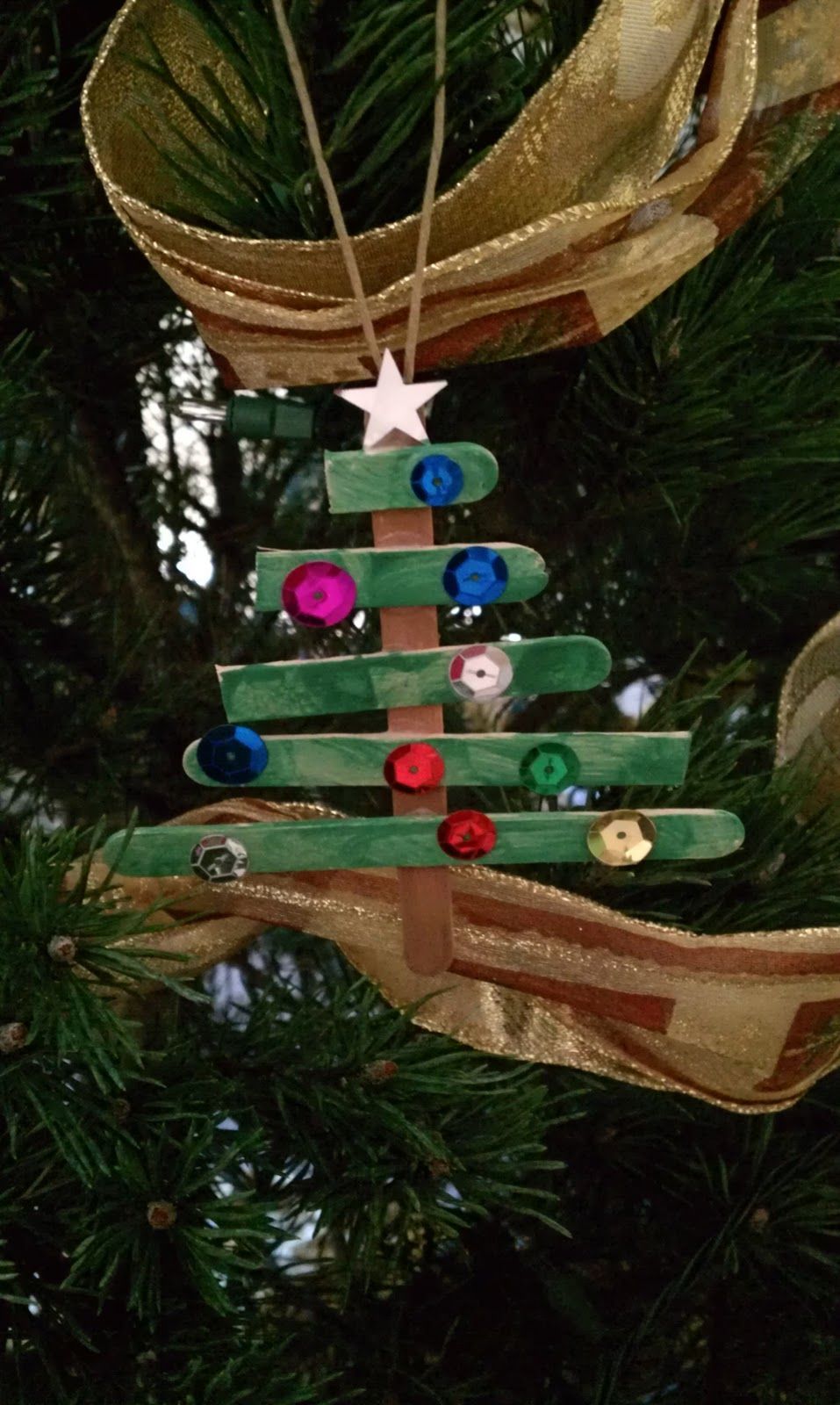 Handmade Christmas Ornament_Christmas Tree made from popsicle sticks