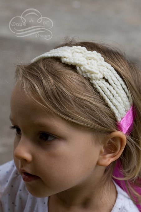 Knotted crocheted headband