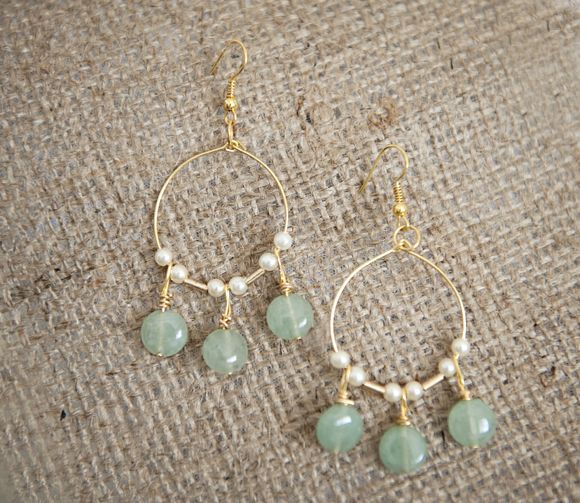 DIY Green d use silver and another color for the beads) – theyre gorgeous!