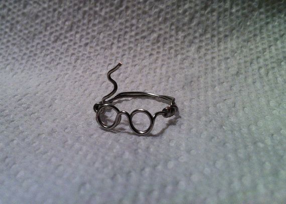 DIY Harry Potter wire ring. Im not a big potter fan, but these are adorable.