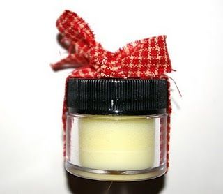 DIY Peppermint Lip Balm… great gifts!