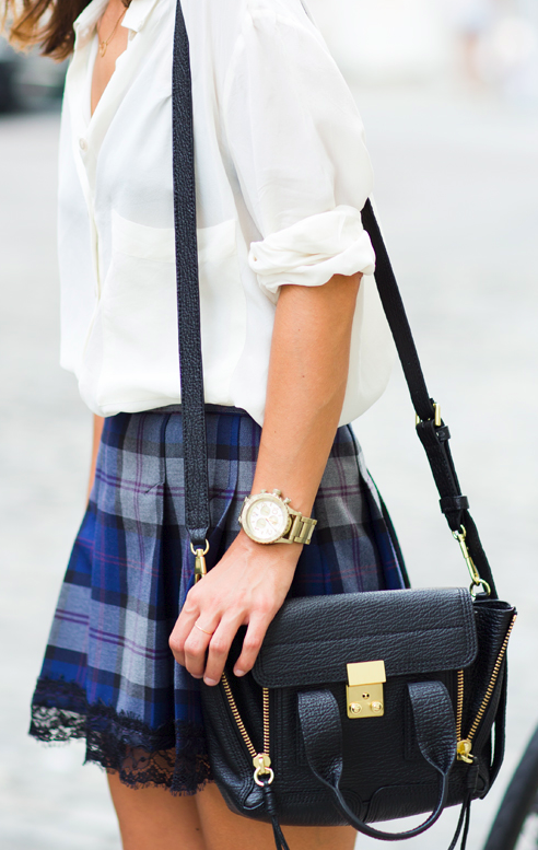 Gossip girl style! Preppy and girly, wouldve been perfect if the skirt was longe