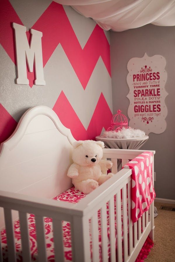 Love the wallMay need to do the pink and use white in kenzies room Pink & Grey N