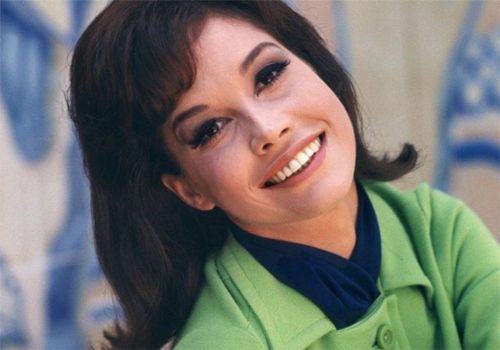 Mary Tyler Moore was diagnosed with type 1 diabetes at 30. “They put me on insul