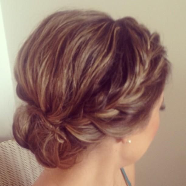 Messy Updo & Braid – Hairstyles and Beauty Tips