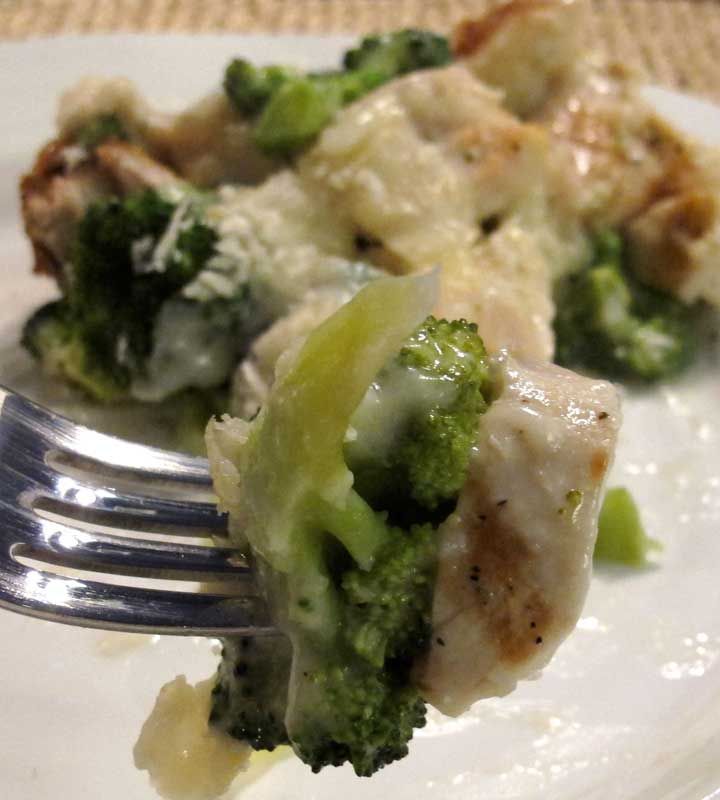 One of the best healthy chicken casseroles. Creamy, cheesy and filling.