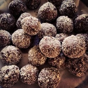 paleo almond protein balls