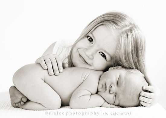 sibling photography – Google Search Perfect! My girls can take a pic with thier