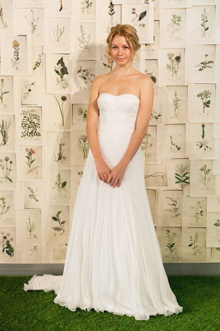 Simple yet elegant bridal gown