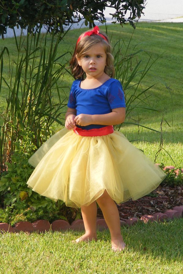 Snow White Party:  birthday girl outfit