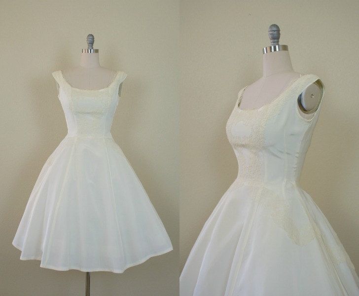 Vintage 1950s Wedding Dress — Ivory Taffeta and Lace Short  Wedding Gown — For