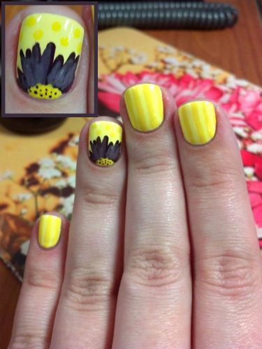 Yellow daisy nail art. Stripes, polka dots and flower! Nail art, nail trends, su