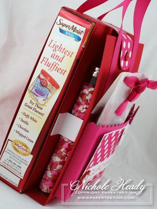 Cupcake “kit” – oh my cuteness! Id love to make this for the next time we need a