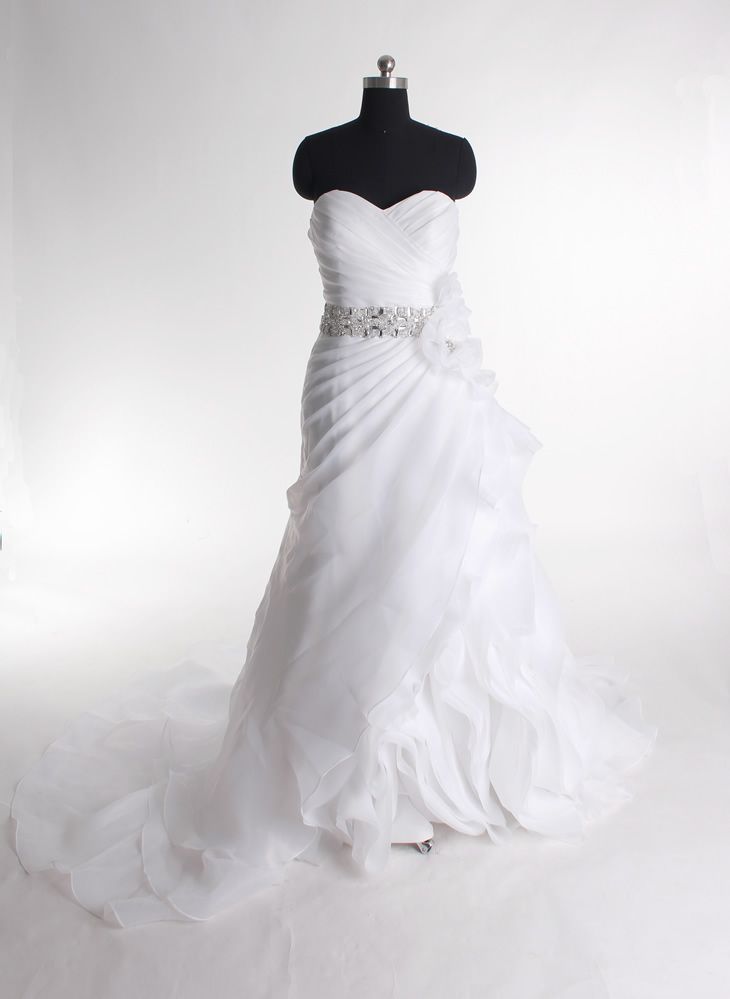 Gorgeous Sweetheart A-line Chapel Train bridal gowns
