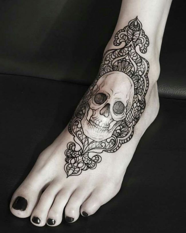 Fabulous Lace Tattoos Ideas