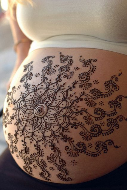 Tatuaje de henna para embarazadas  by christyscherrer, via Flickr