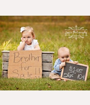 13 Cute Sibling Photography Ideas @Rhonda Alp Alp Alp Calvitto you should do thi