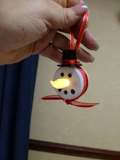 Battery-powered tealight, decorated.  So stinkin cute….especially because I lo