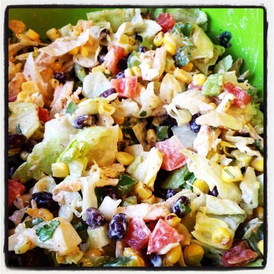 Chicken Taco salad thats HEALTHY! Theres black beans, corn, green peppers, tomat