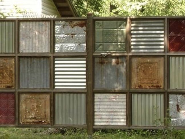 Corrugated Metal DIY – Fence