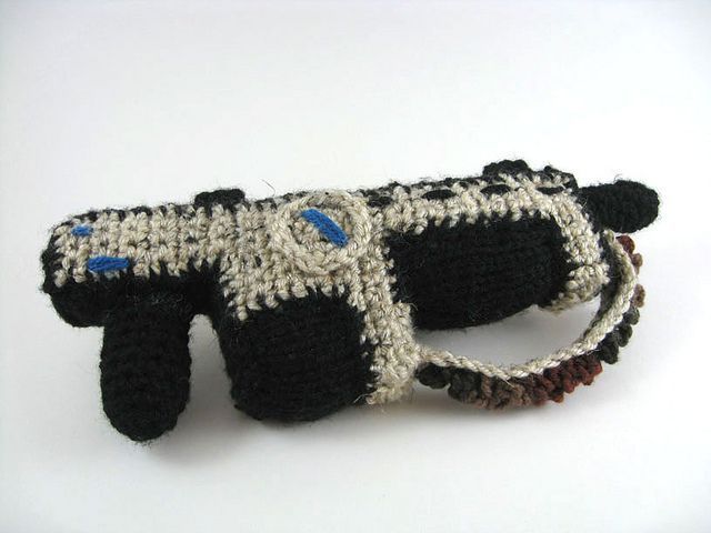 Crochet Gears of War Lancer.