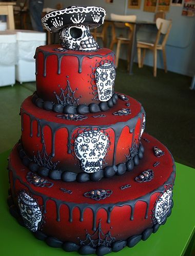 Day of the Dead Cake by The Bleeding Heart Bakery, via Flickr