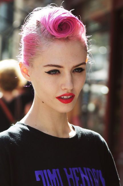 (girl,model,pretty,gorgeous,pink,pink hair,red lips,makeup,make up,jimi hendrix)