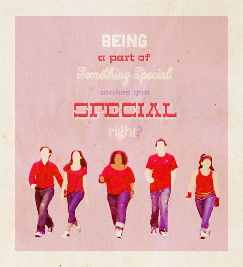 glee aww love this pic… Except they forgot Artie!!!