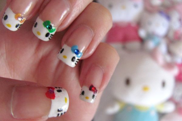 Hello Kitty manicures