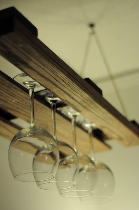 I love this up-cycled pallet wine rack! On my to-do list