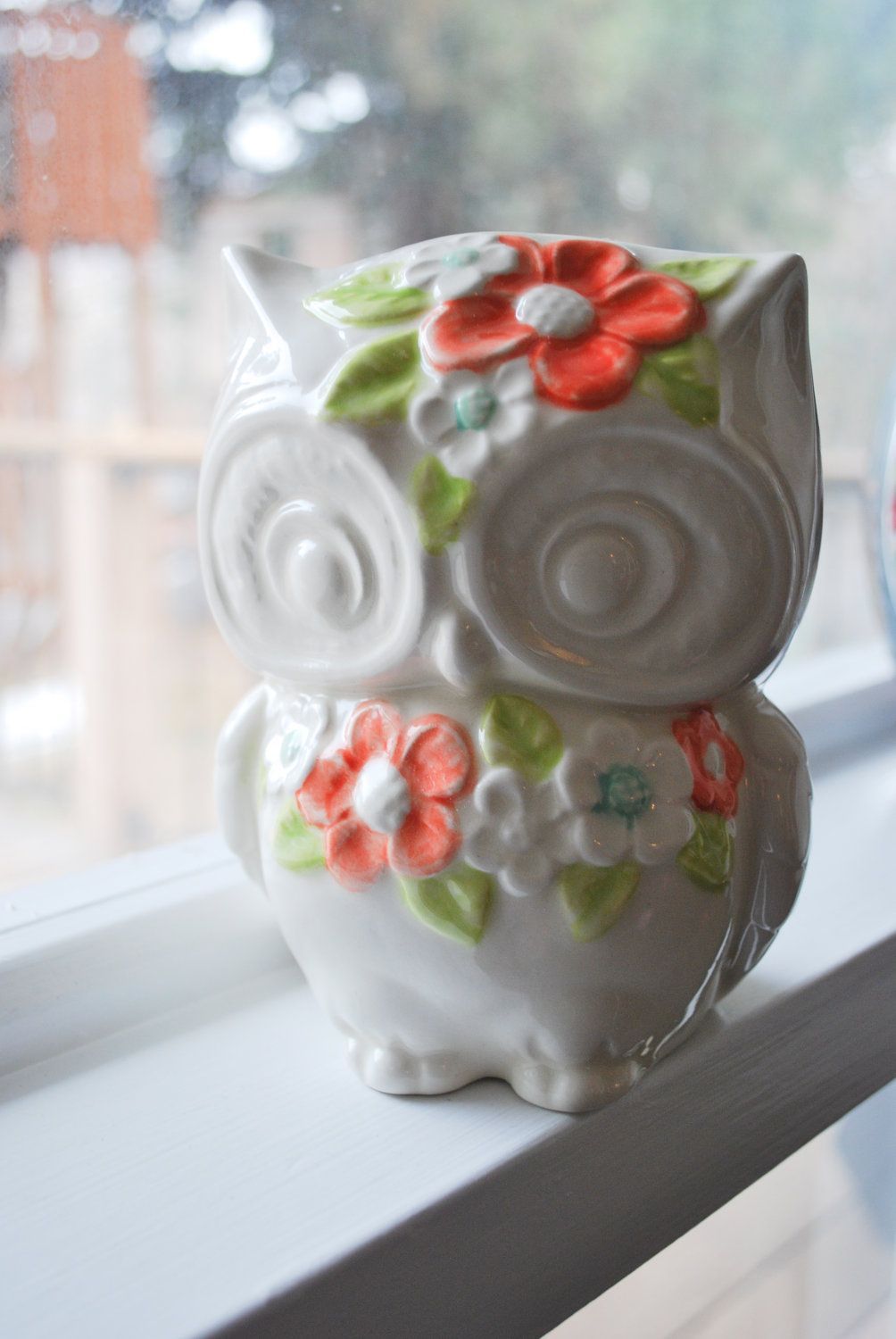 Ms. Lola Vintage Owl Planter with Flowers in Color