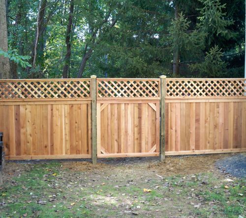 Privacy Fence with Lattice Toppers