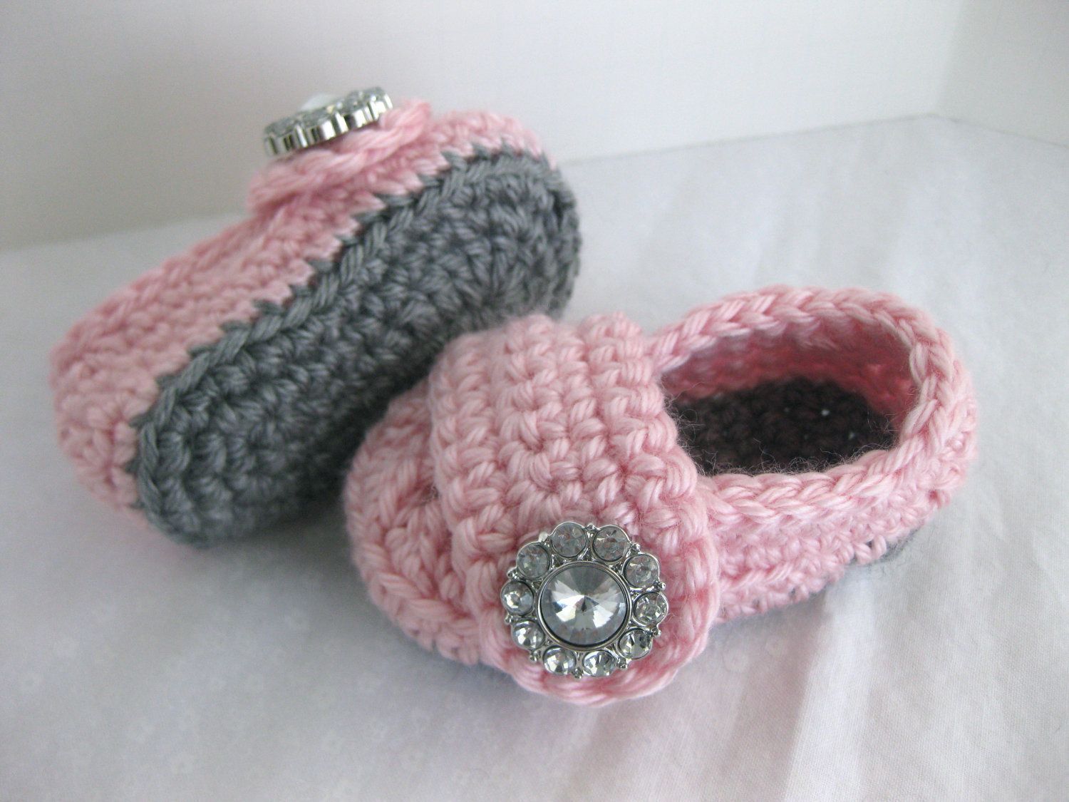 Spring. Baby Girl Shoes / Slippers / Booties Grey & Light Pink Crochet –